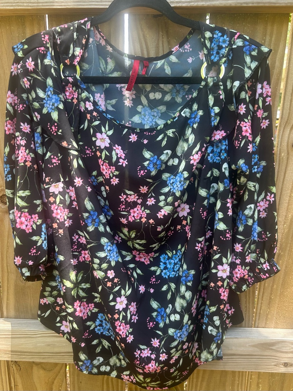 Love Scarlett Black Floral Scoop Neck Blouse cold shoulders Blooms 1X blouse